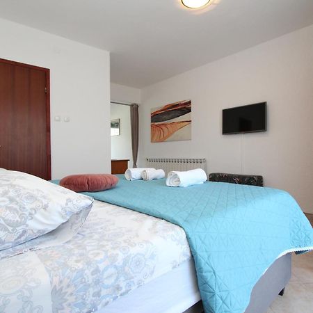Apartments And Room Silvana Rovinj Extérieur photo