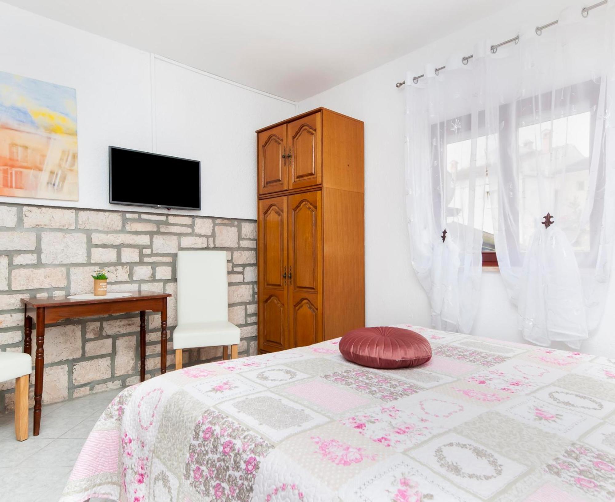 Apartments And Room Silvana Rovinj Extérieur photo