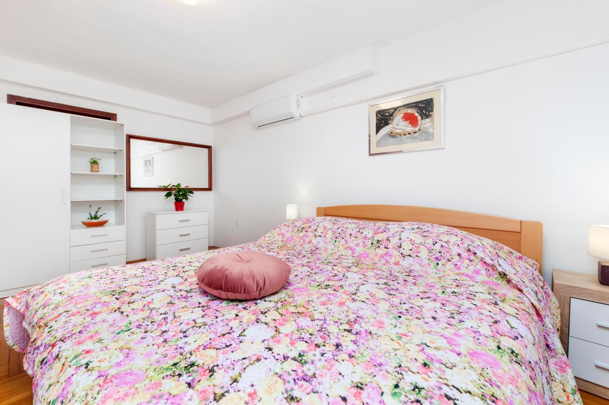Apartments And Room Silvana Rovinj Extérieur photo