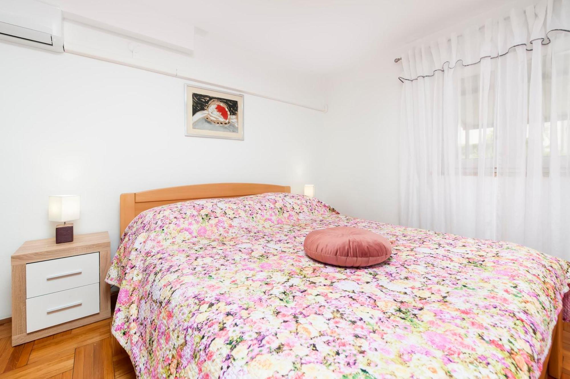 Apartments And Room Silvana Rovinj Extérieur photo