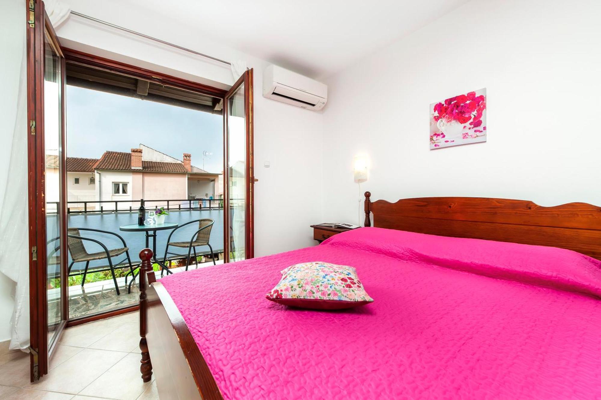 Apartments And Room Silvana Rovinj Extérieur photo