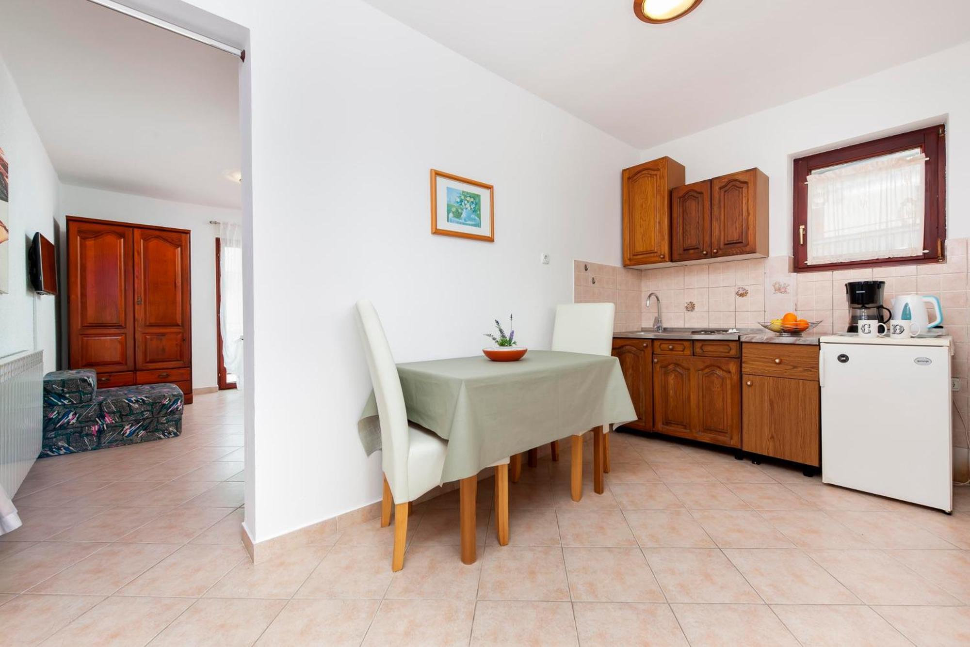 Apartments And Room Silvana Rovinj Extérieur photo